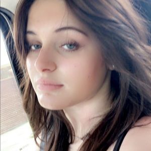 Meet your Posher, Avery